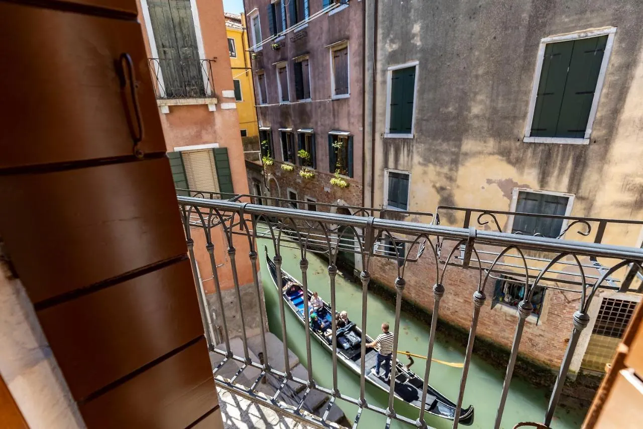 Querini Suite-Balcony On Canal, Close To San Marco Venise 0*,  Italie