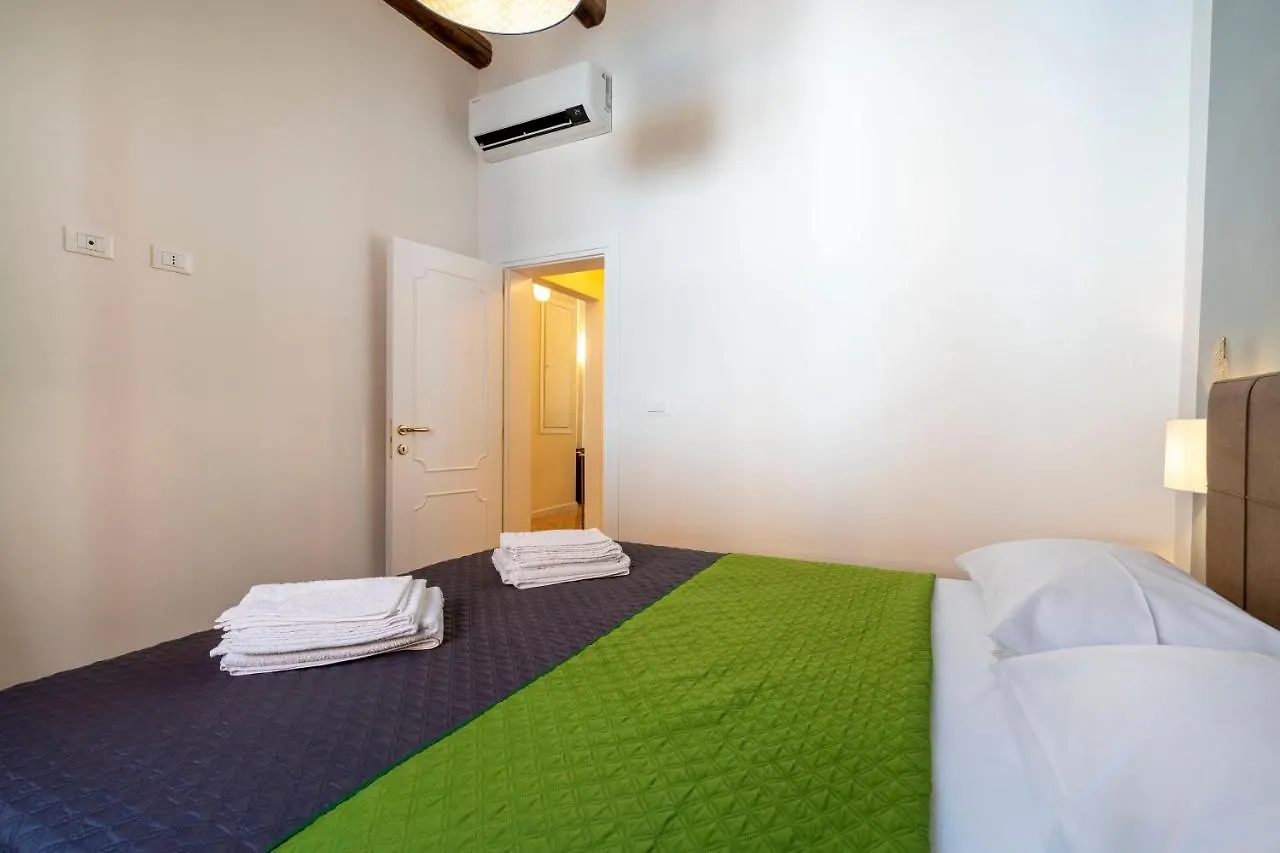 Appartement Querini Suite-Balcony On Canal, Close To San Marco Venise Italie