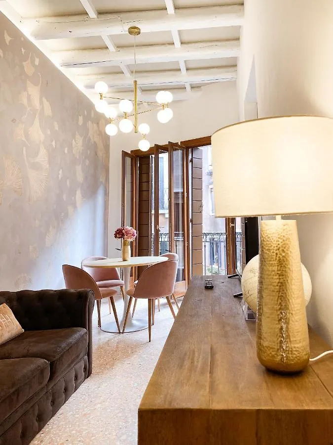 Appartement Querini Suite-Balcony On Canal, Close To San Marco Venise Italie