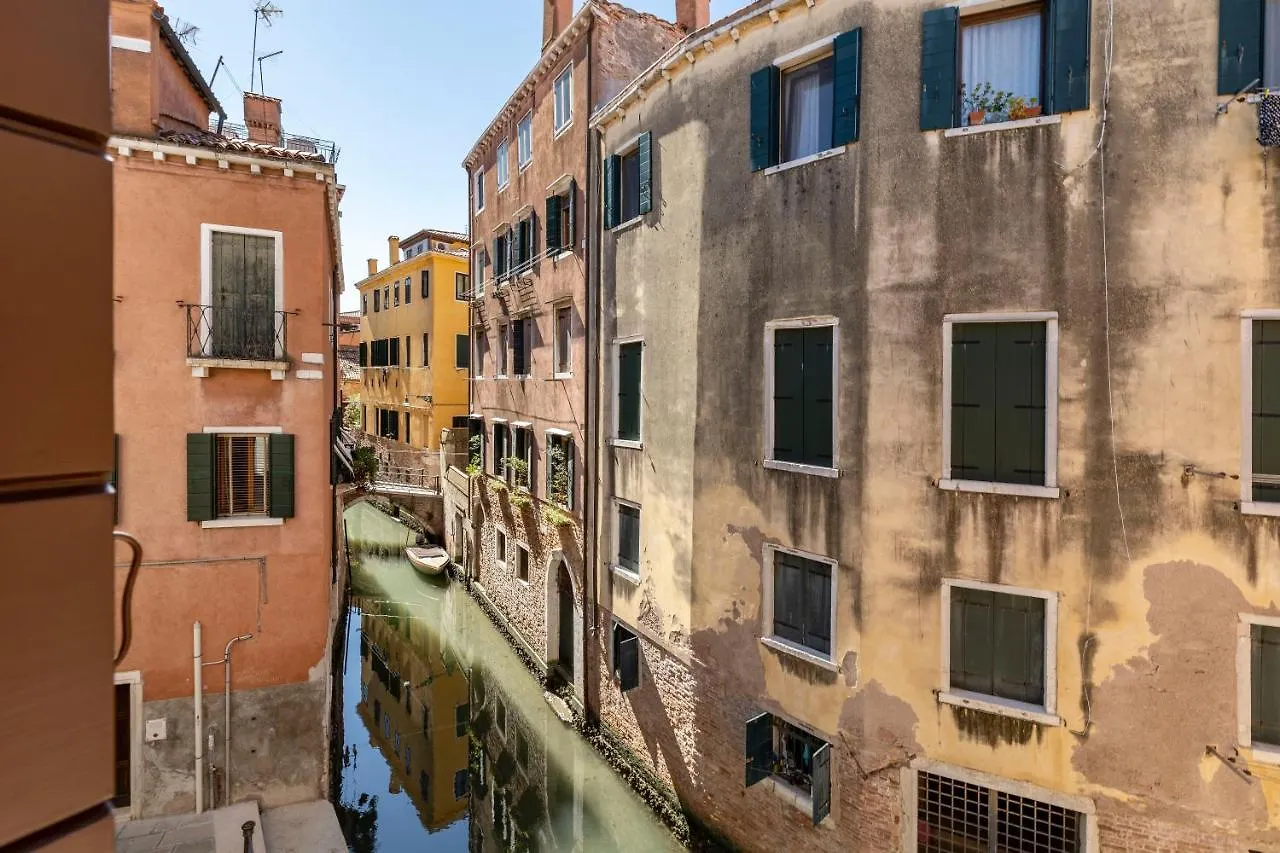 Querini Suite-Balcony On Canal, Close To San Marco Βενετία Διαμέρισμα