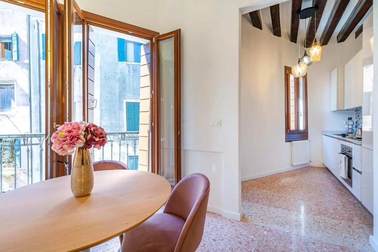 Querini Suite-Balcony On Canal, Close To San Marco Βενετία Διαμέρισμα