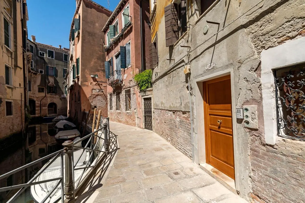 Querini Suite-Balcony On Canal, Close To San Marco Βενετία